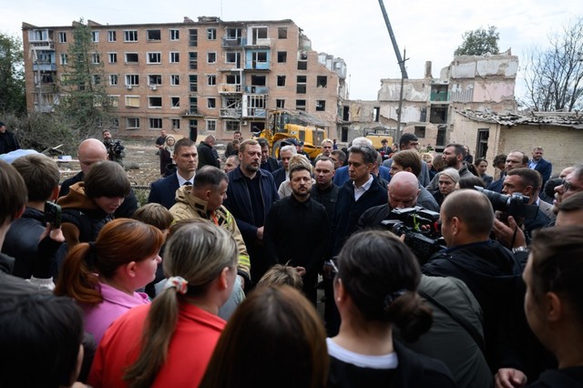 Atacurile rusești au afectat grav rețeaua electrică a Ucrainei, avertizează Volodimir Zelenski