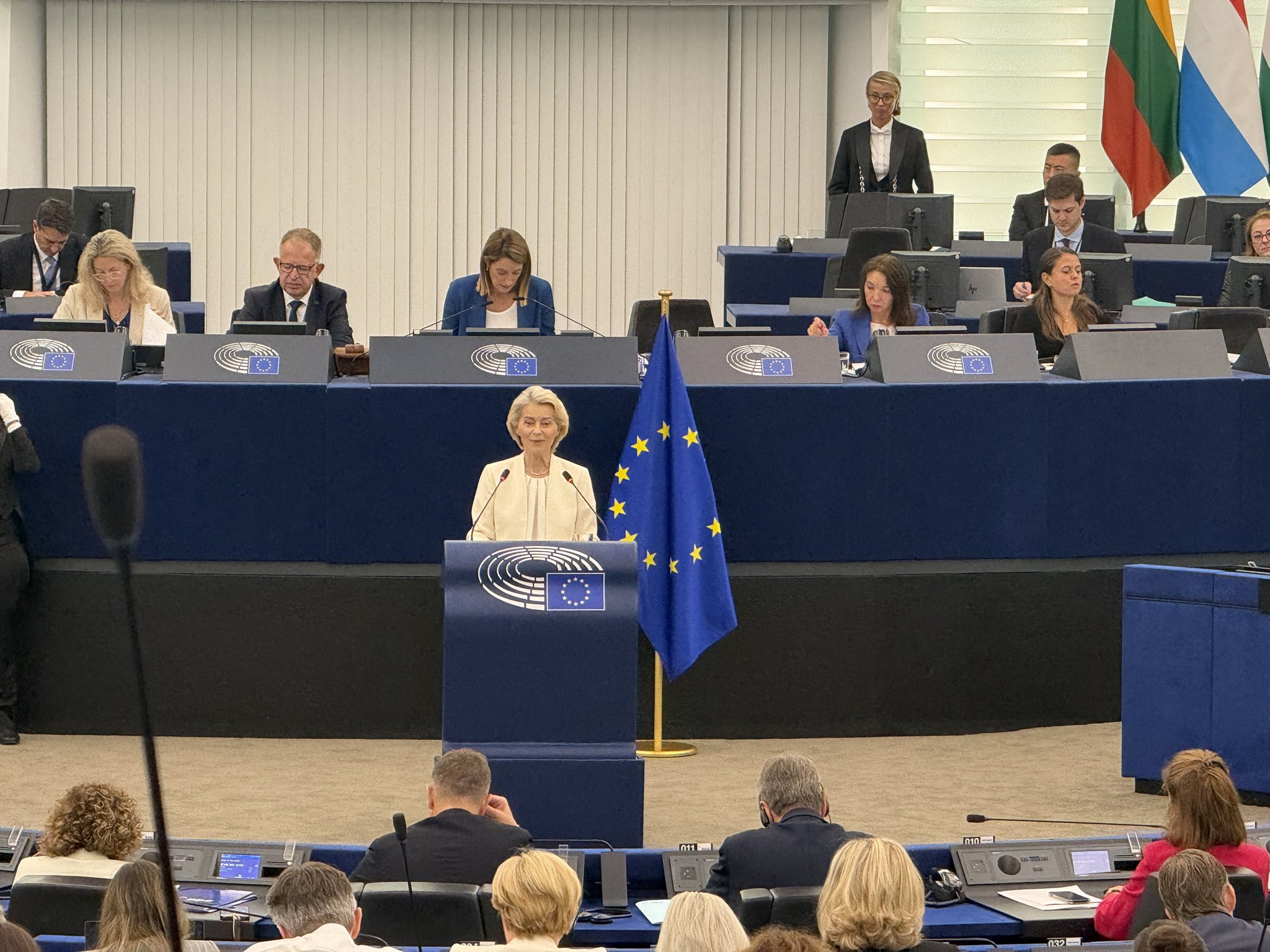 Ursula von der Leyen promite sprijin pentru fermierii europeni în fața riscurilor climatice