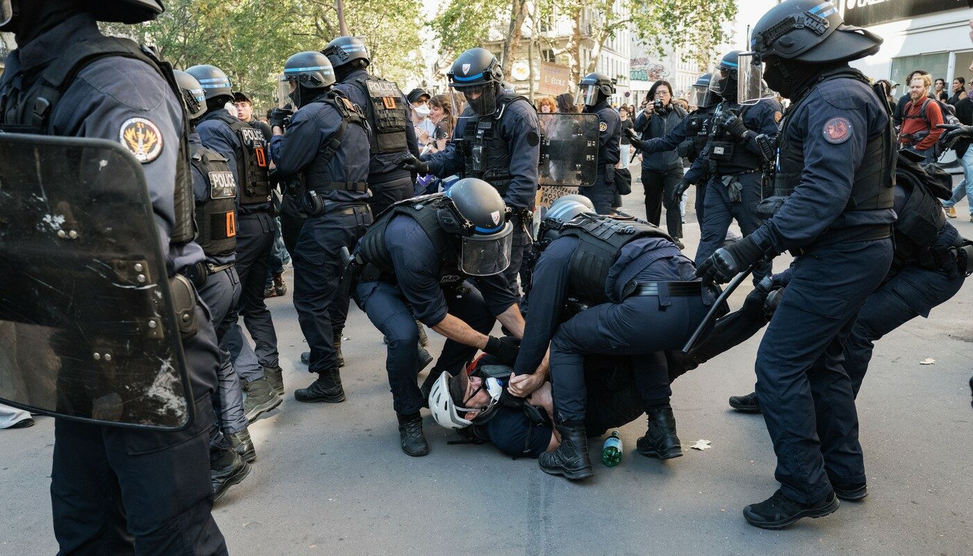 Tensiuni în Franța: Protestele studențilorști sunt instrumentate politic pe fondul alegerilor