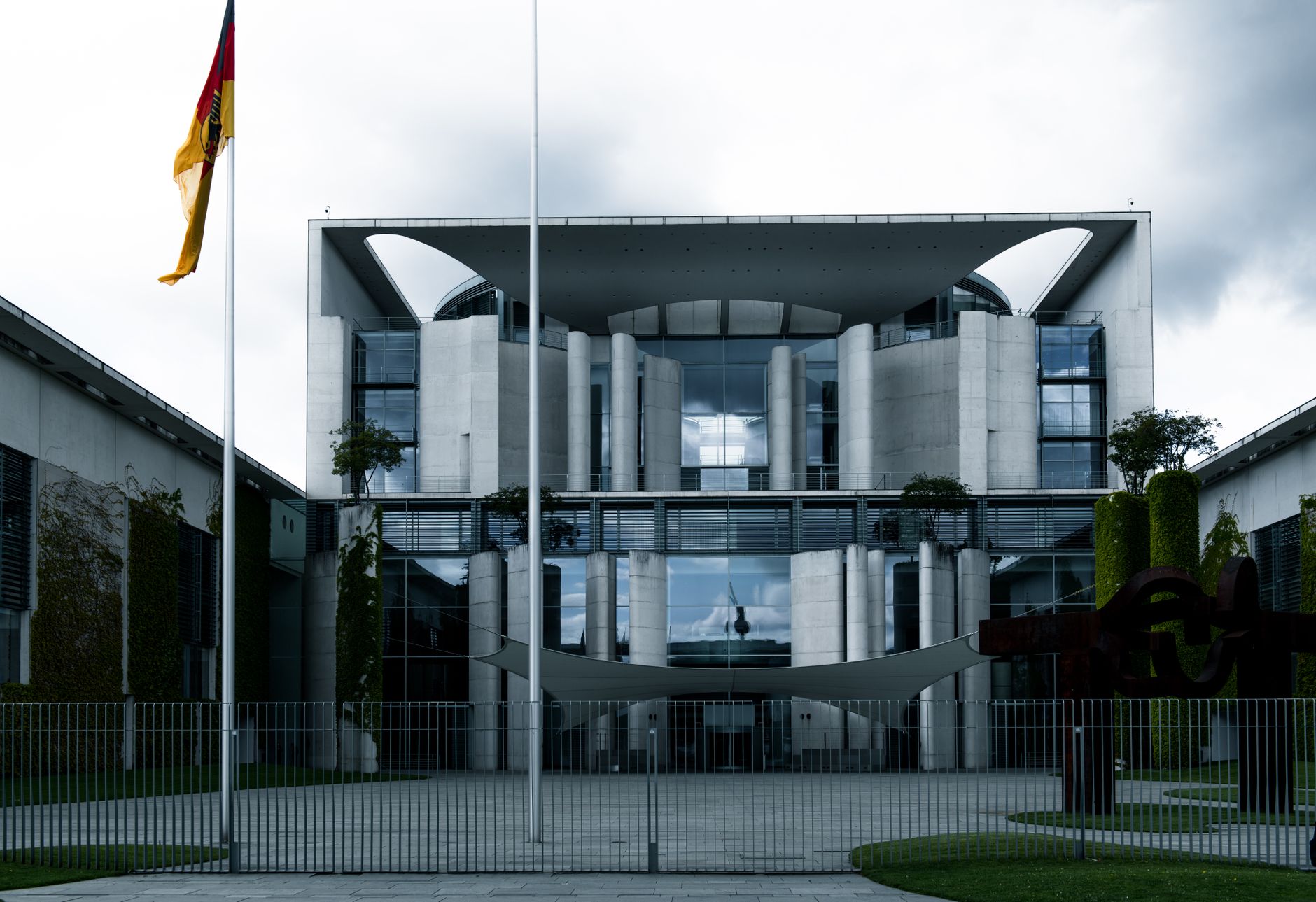 Propunerea irlandeză pentru bugetul UE 2028–2034 prevede o reducere de 8%, Siegfried Mureșan critică decizia