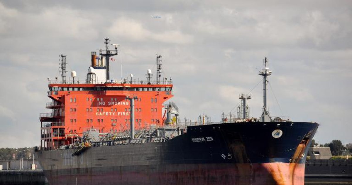 Petrolier cu motorină rusească se îndreaptă spre SUA după relaxarea sancțiunilor anunțată de Trump