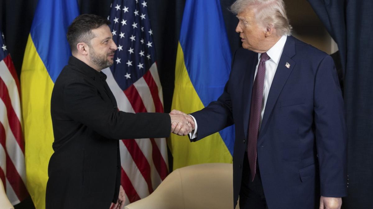 Volodimir Zelenski respinge solicitarea lui Donald Trump de a schimba conducerea Ucrainei