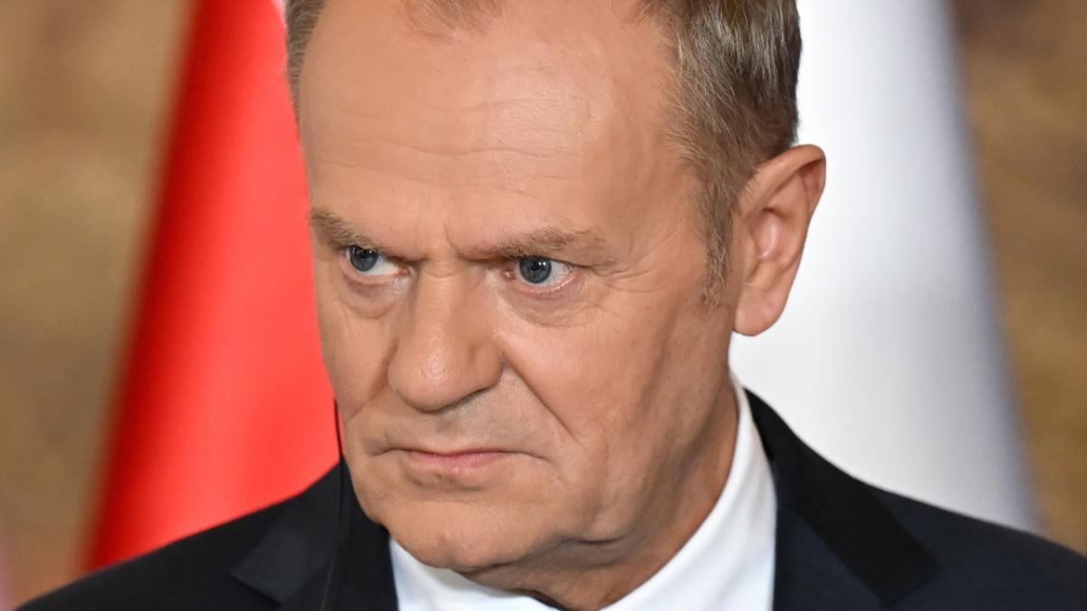 Alertă de securitate în Polonia: Premierul Donald Tusk și ministrul Apărării sunt vizați de un posibil asasinat