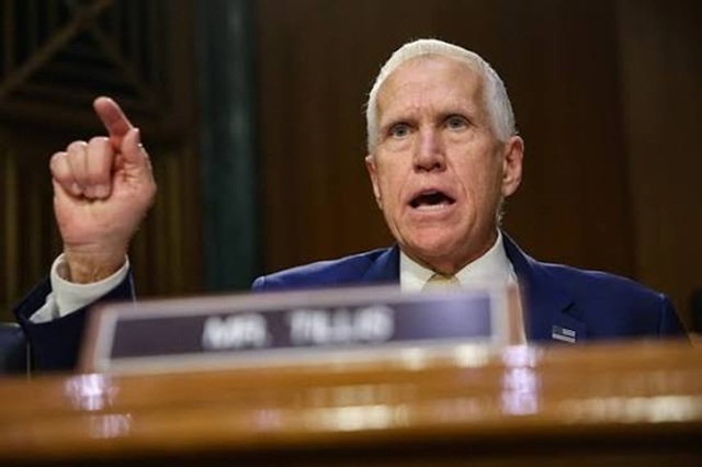 Senator republican avertizează că acordul lui Trump cu Rusia pentru motorină ar putea fi ilegal