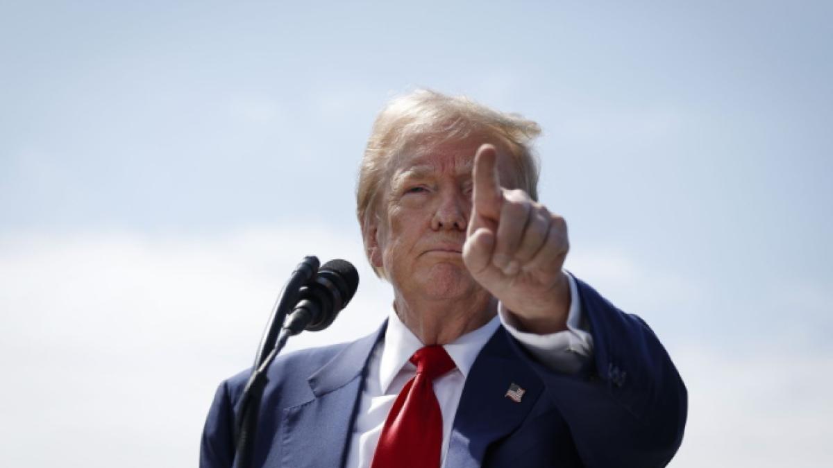 Donald Trump critică tranziția energetică din Europa și amenință Franța cu tarife vamale masive