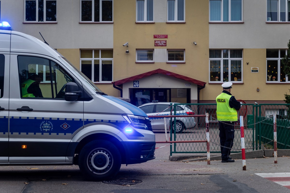 Polonia desfășoară peste 20.000 de polițiști în școli după o serie de atacuri violente cu cuțitul
