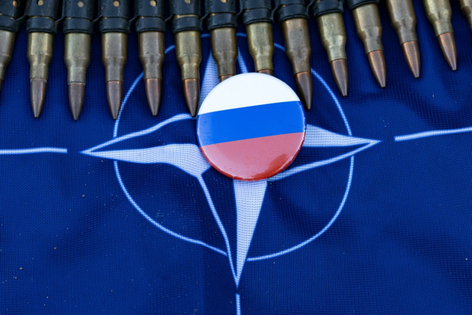 NATO avertizează Moscova: orice atac asupra unui stat membru va fi distrus complet