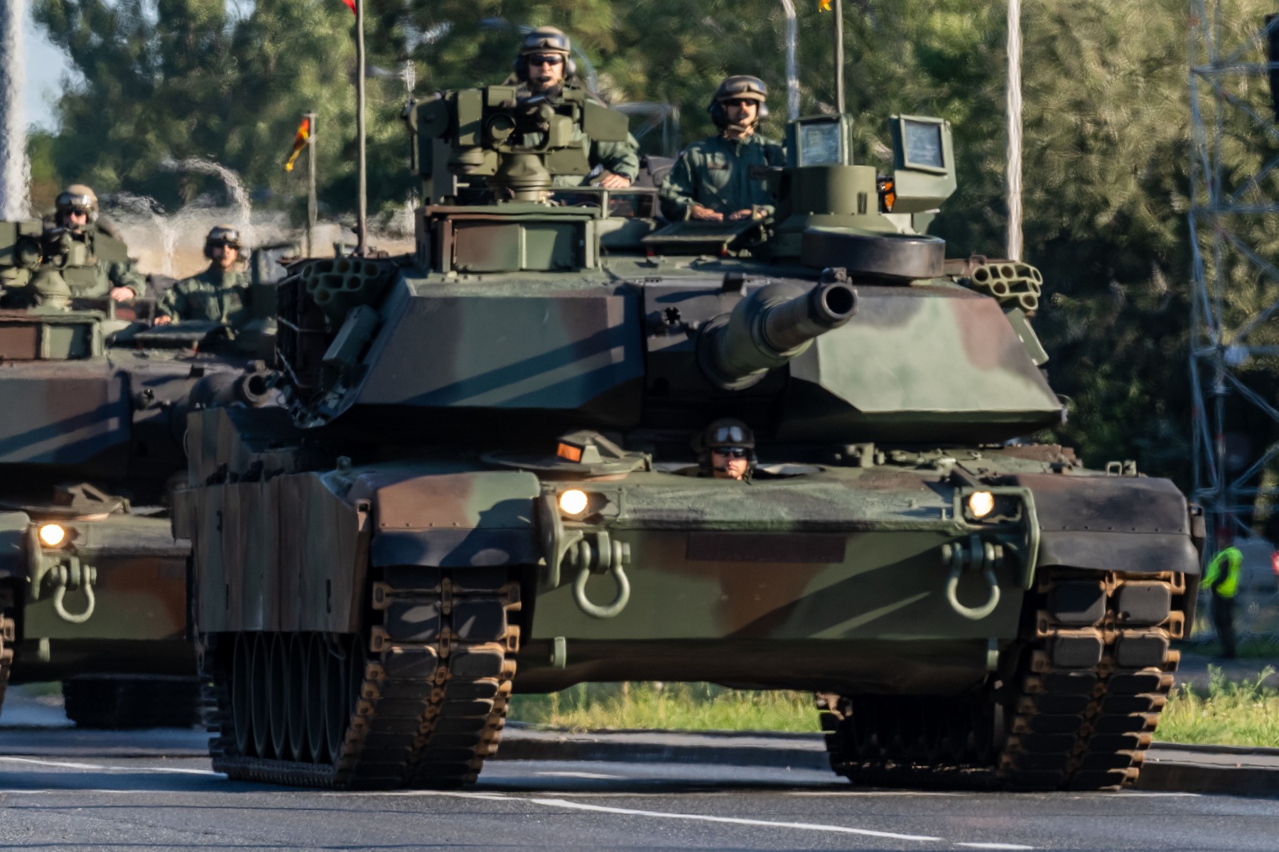 Emisarul lui Trump la NATO solicită mutarea forțelor militare de la vest la estul Europei
