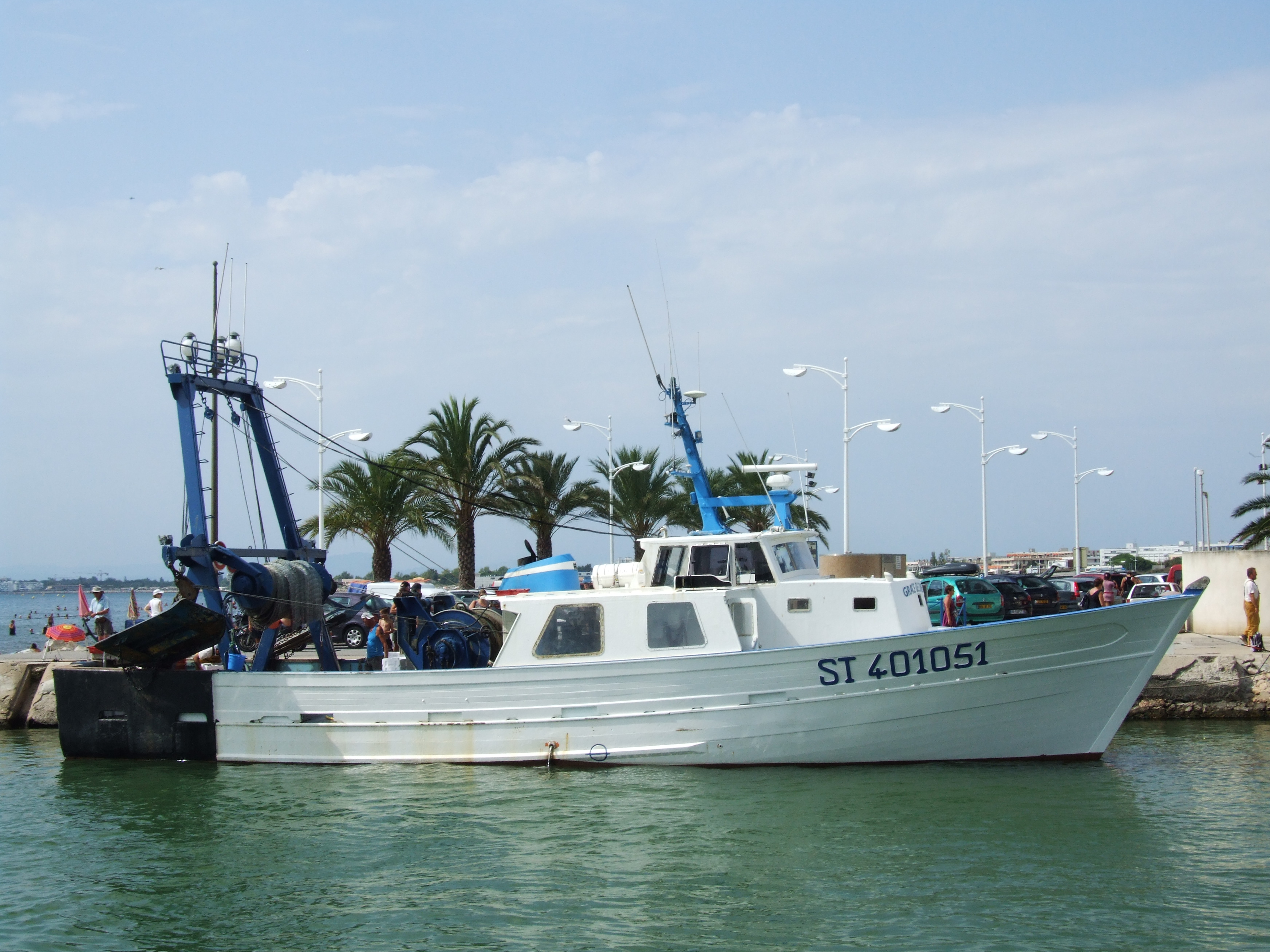 Eurodeputații solicită limitarea reducerilor de zile de pescuit în vestul Mediteranei la 20%