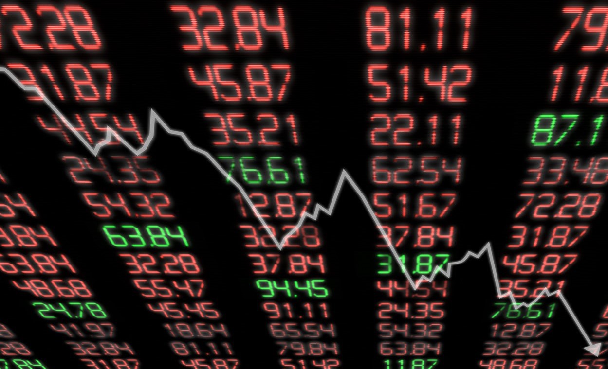 România atrage investitori prin randamente ridicate, deși datoria este tratată de traderi ca pe o datorie „junk”