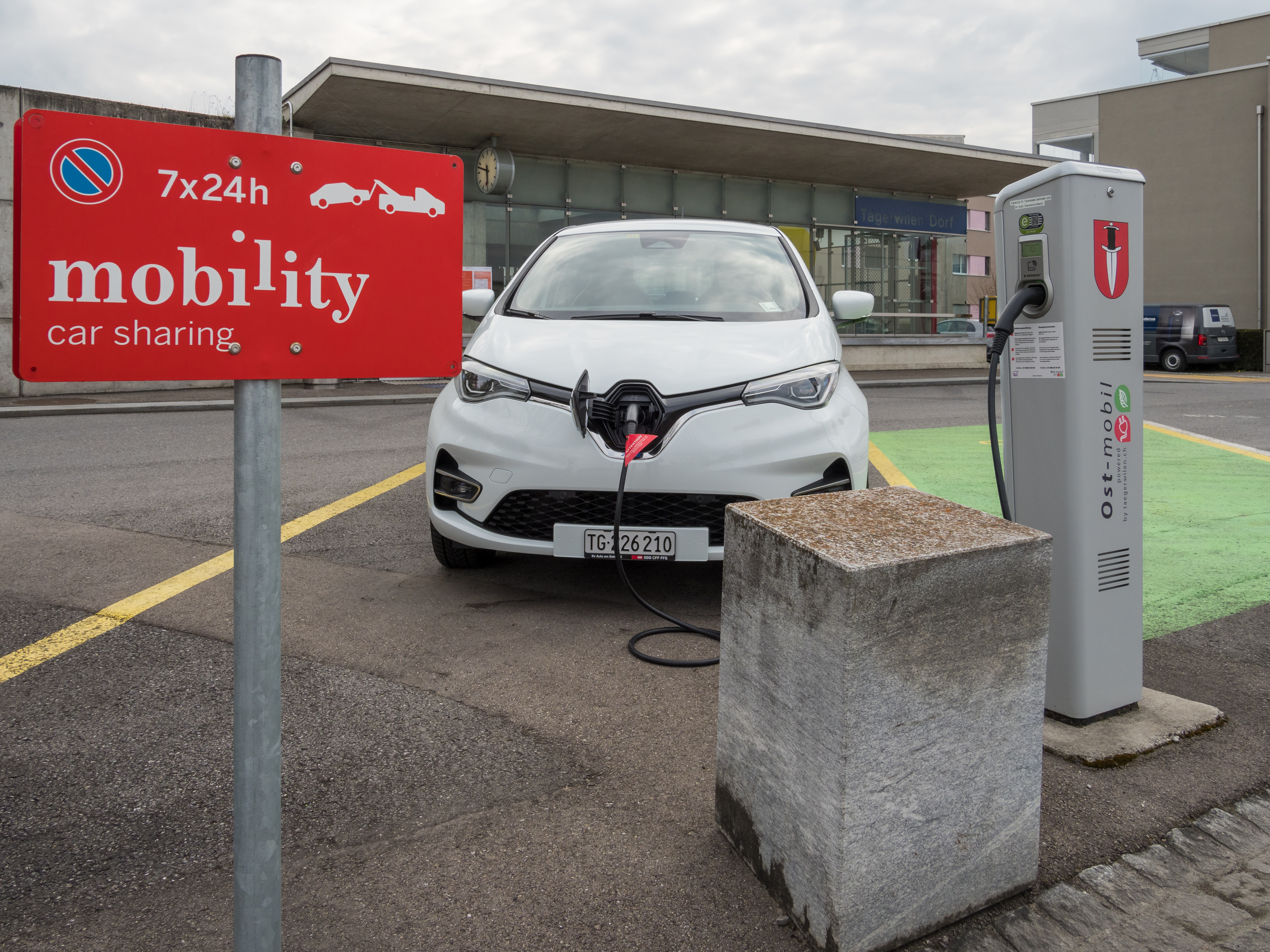 Exporturile UE de mașini electrice și hibride au crescut cu 10% în ritm anual