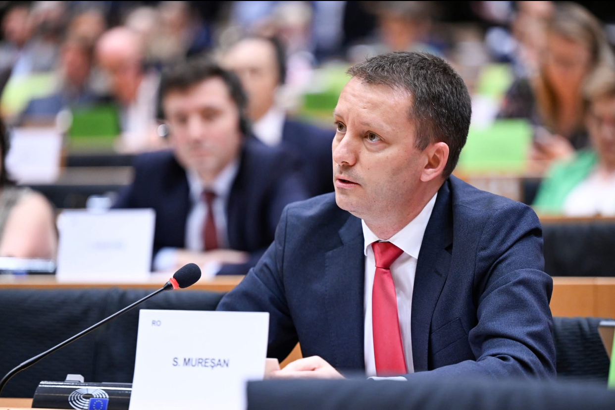 Controversă privind fondurile europene: Siegfried Mureșan a fost contrazis de corespondenta Radio France