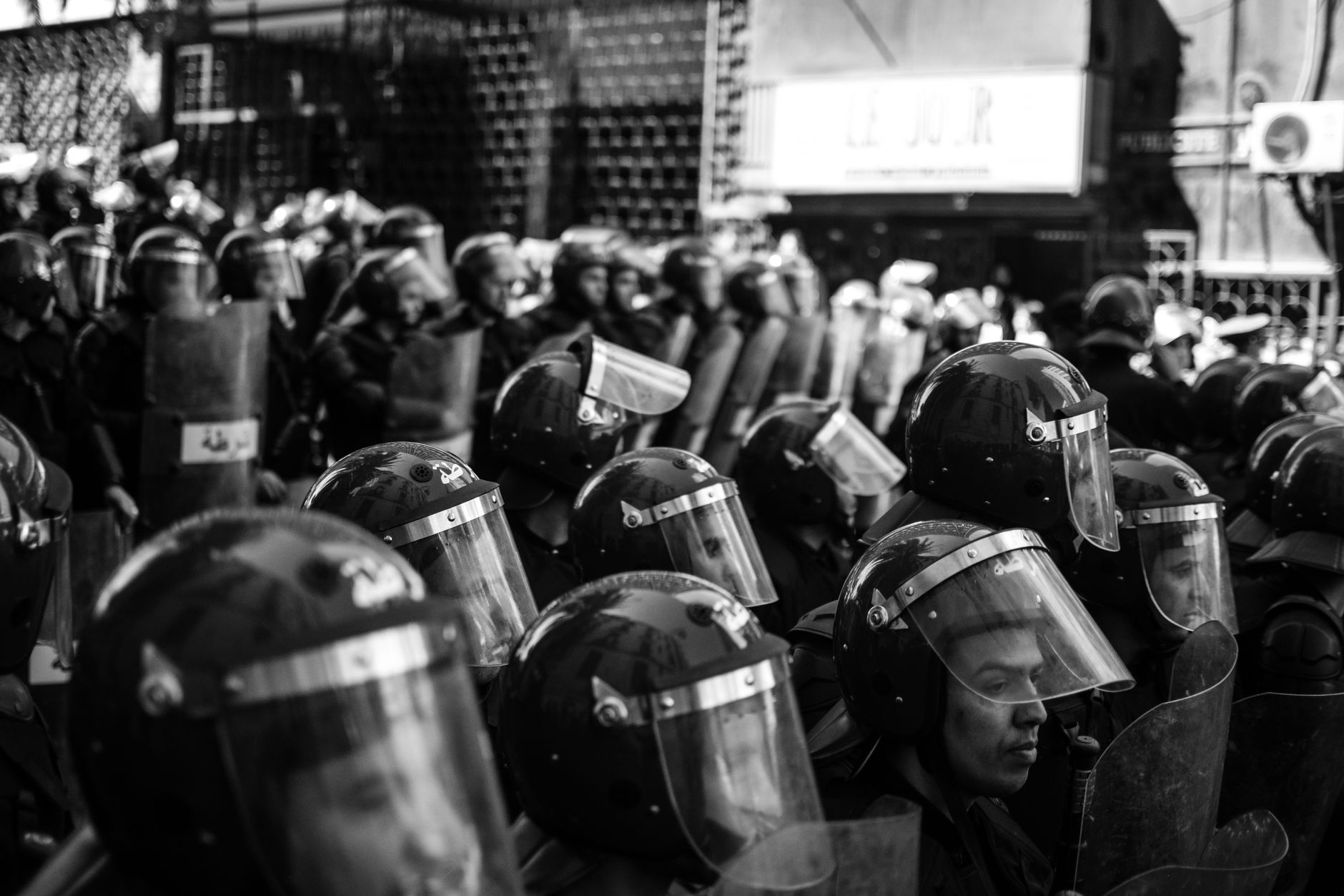 Violențe în Paris în timpul protestelor elevilor: incendii, cocktailuri Molotov și intervenții ale poliției