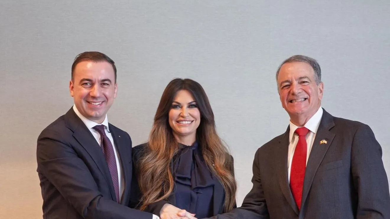 Kimberly Guilfoyle, ambasadorul SUA în Grecia, a demisionat după acuzații de corupție și presiuni politice