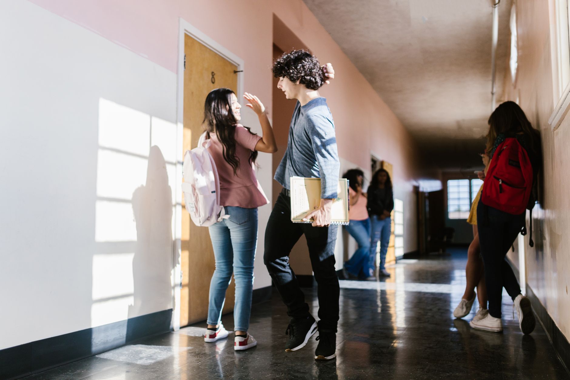 Atac armat într-un liceu din Franța: adolescentul este anchetat de procurorii antiterorism