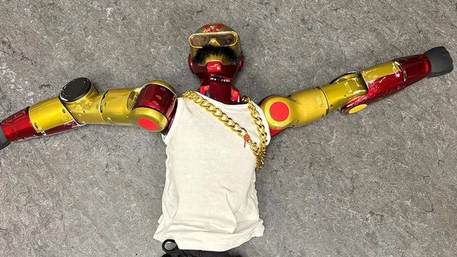 Anchetă la Köln pentru hărțuire sexuală: doi adolescenți au folosit un robot controlat de la distanță