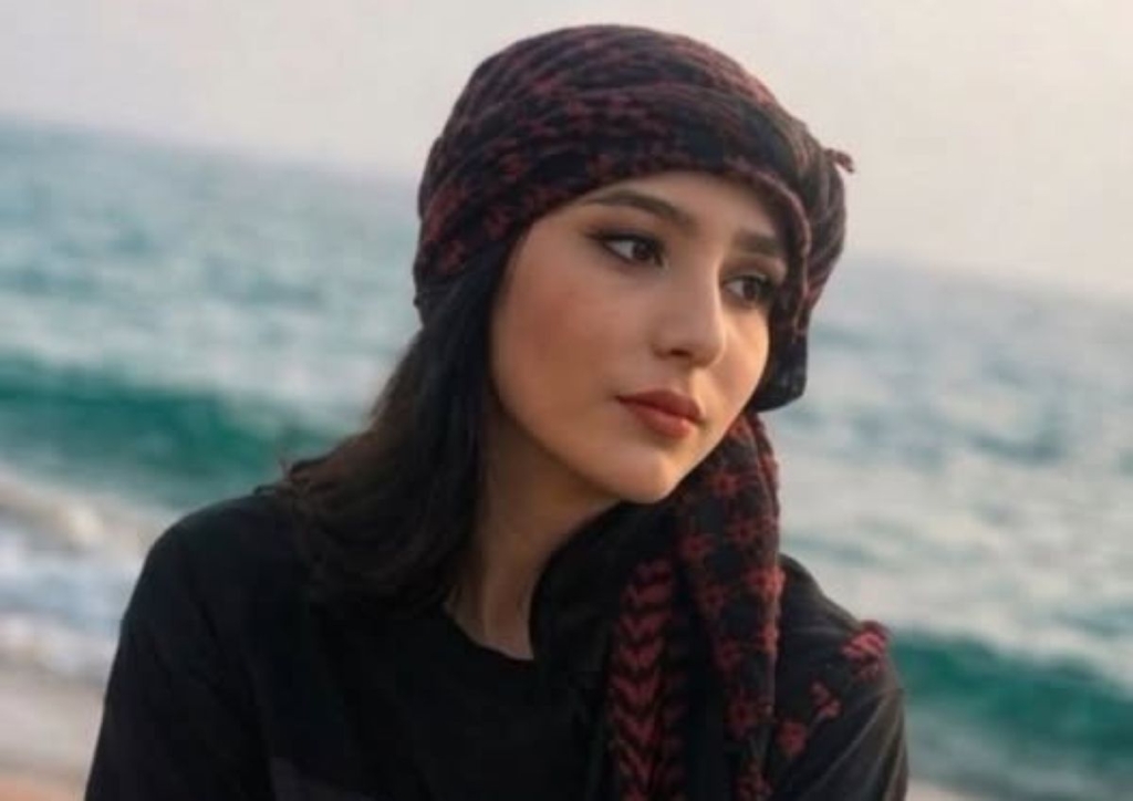 O studentă din Iran a fost condamnată la moarte pentru o postare pe rețelele sociale